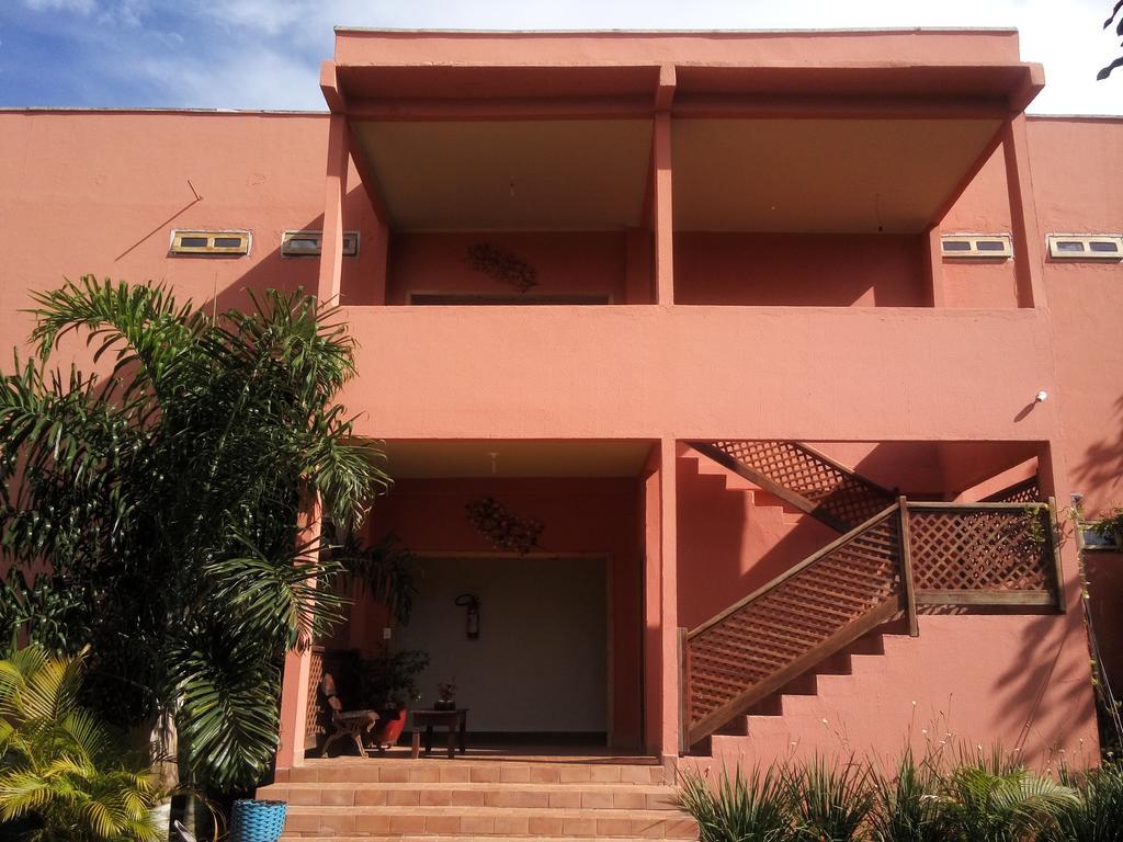 Pousada Recanto Do Cerrado Neropolis Exterior foto